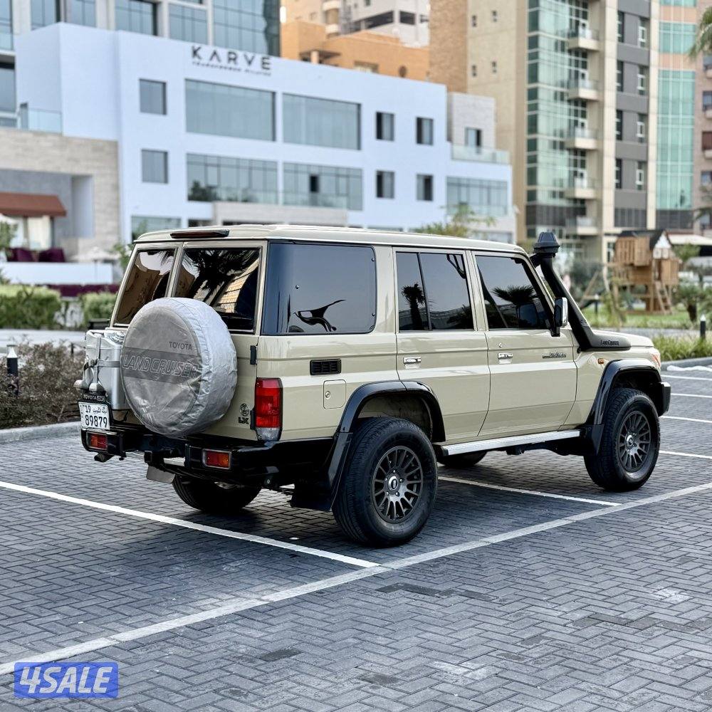  تويوتا لاندكروزر موديل 2021 (نص) وارد الساير صبغ الوكاله5