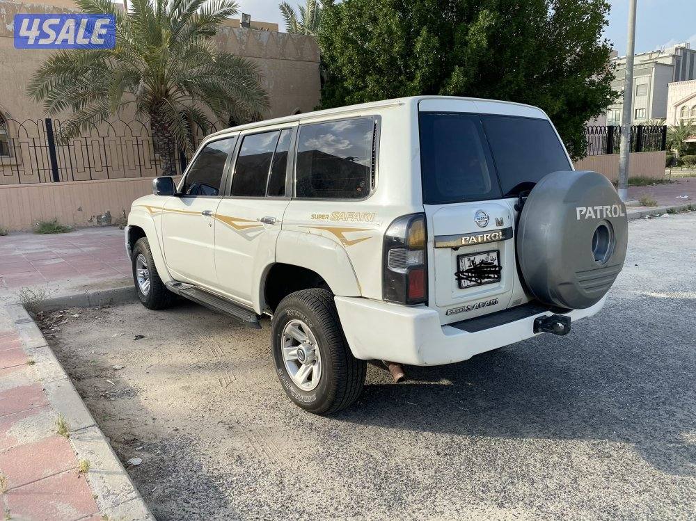 سوبر سفاري وارد الامارات موديل 2009 كشنات جلد ملبس مخمل5