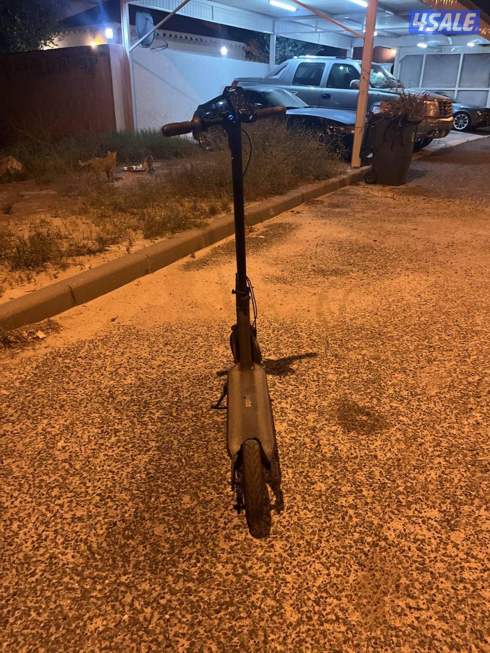 ☄️ninebot☄️ سكوتر للبيع حاله شبه جيده لمواصفات اكثر تواصل مع الرقم🛴1