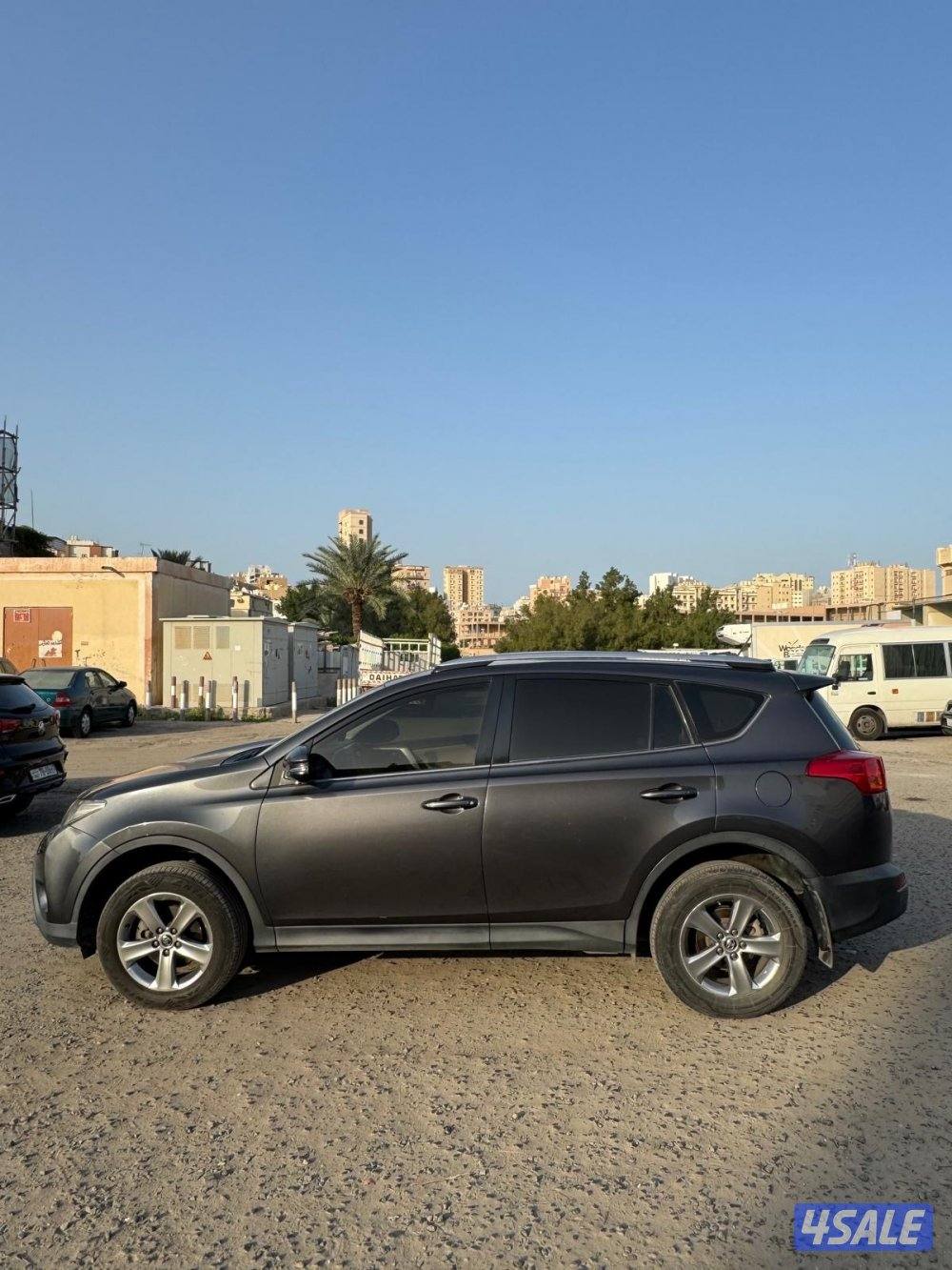 تويوتا راف ٤ ٢٠١٥ عداد ١٧٠ الف كيلو2