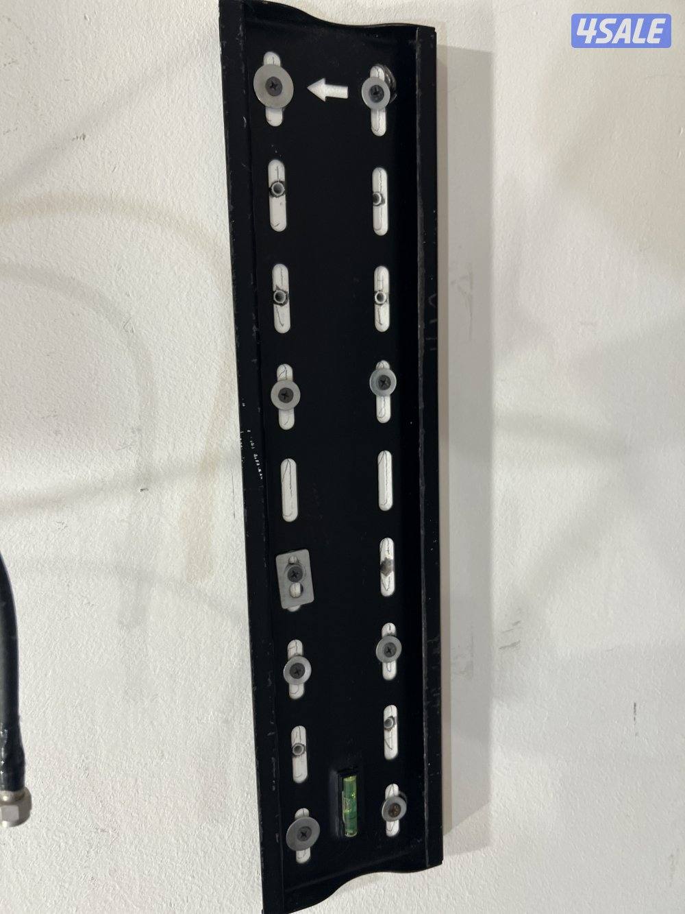 تلفزيون 50 بوصة نظيف مع ستاند بسعر مناسب8