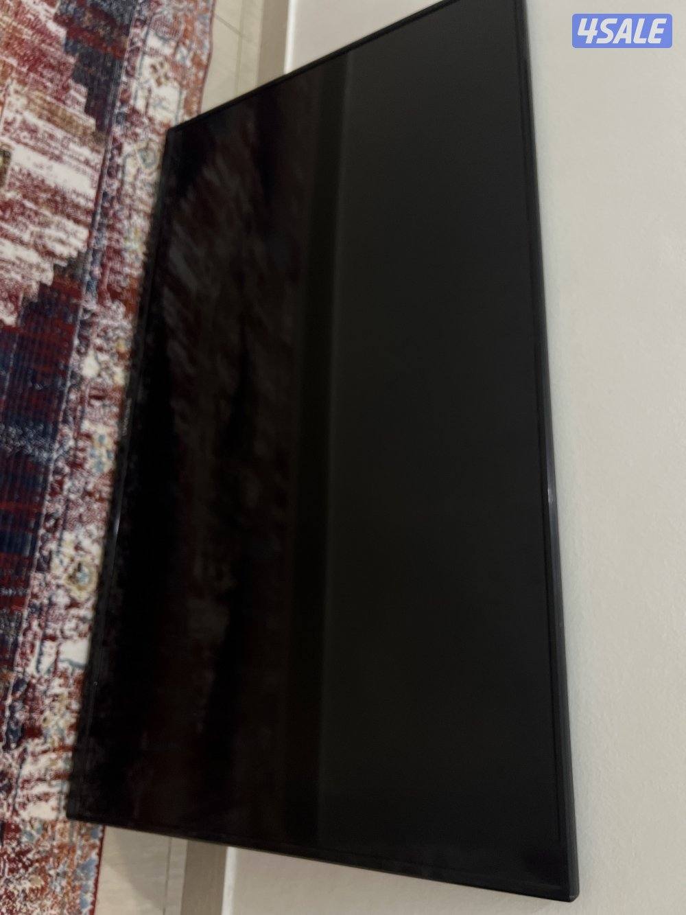 تلفزيون 50 بوصة نظيف مع ستاند بسعر مناسب10