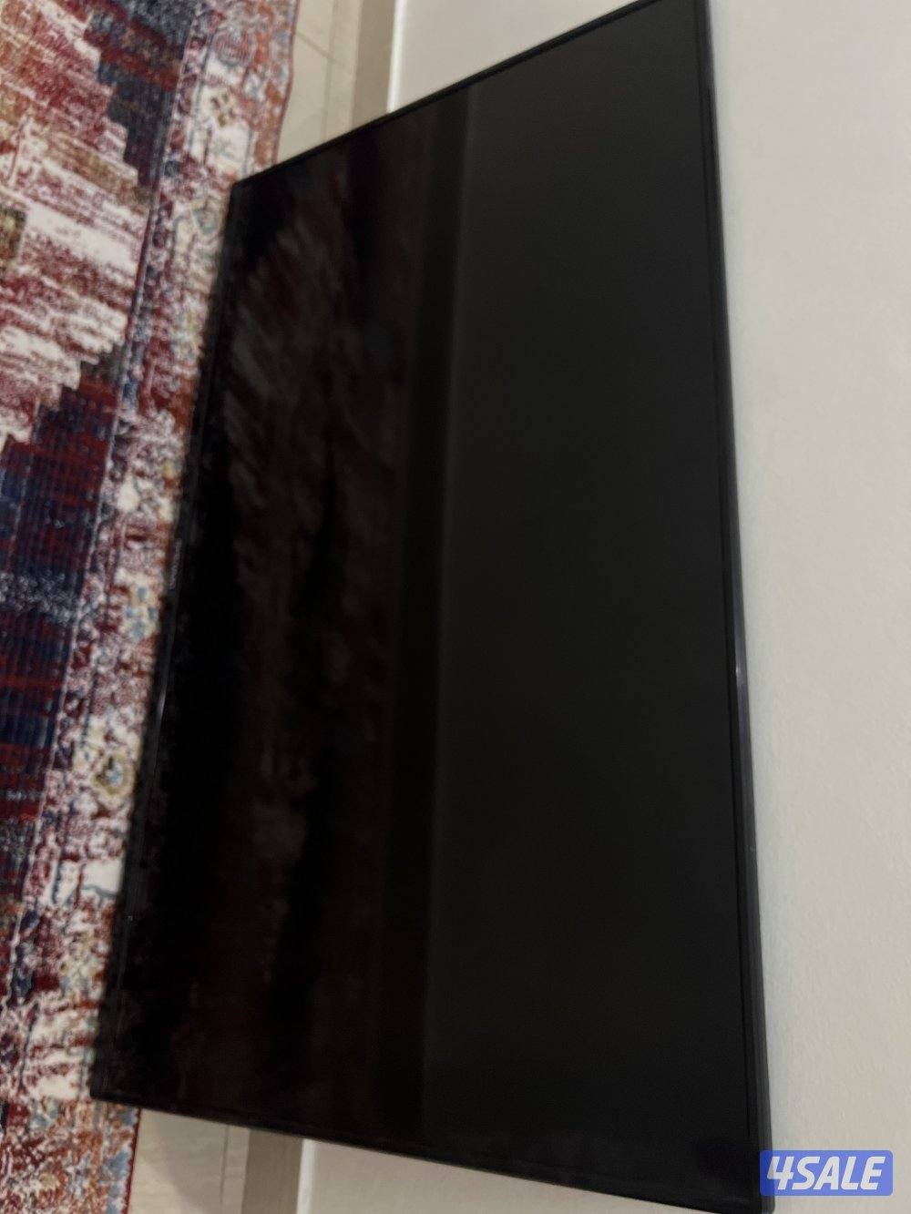 تلفزيون 50 بوصة نظيف مع ستاند بسعر مناسب13