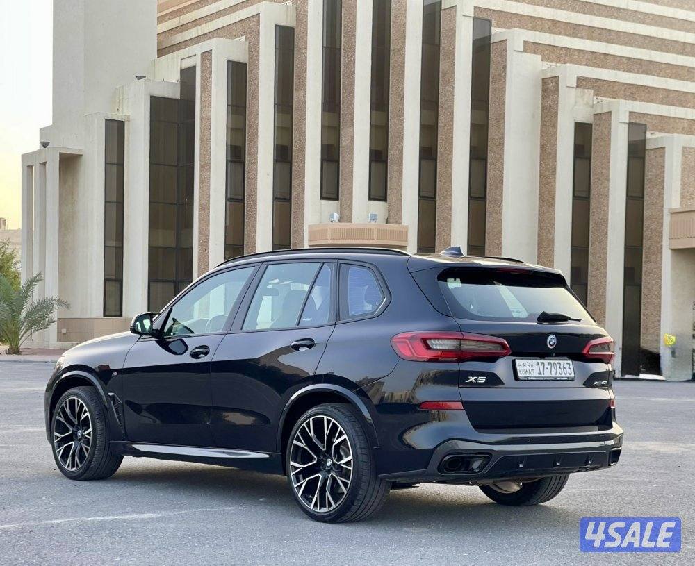 بحالة ممتازه عداد 104 الف مكينه 6 سلندر موديل 20203