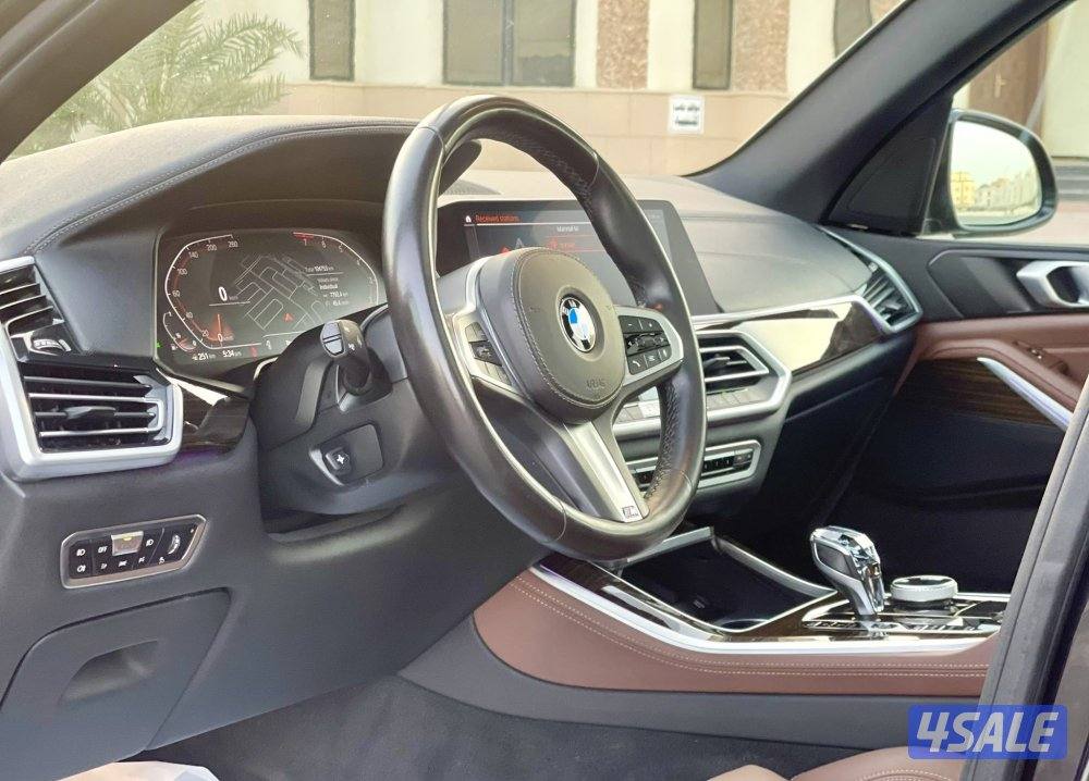 بحالة ممتازه عداد 104 الف مكينه 6 سلندر موديل 20206