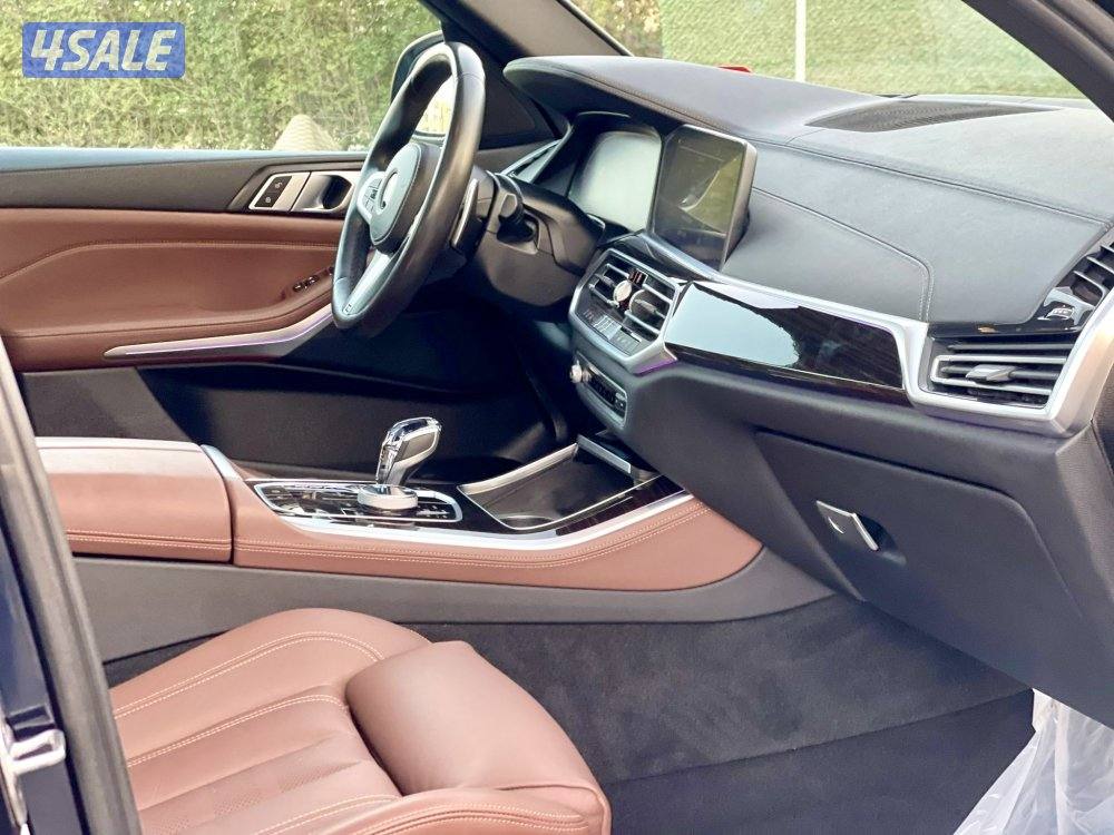 بحالة ممتازه عداد 104 الف مكينه 6 سلندر موديل 20208