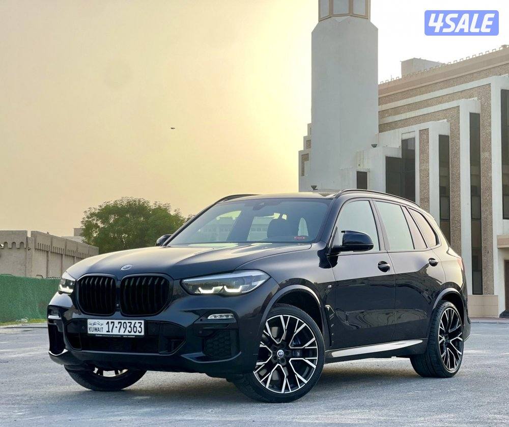 بحالة ممتازه عداد 104 الف مكينه 6 سلندر موديل 20209