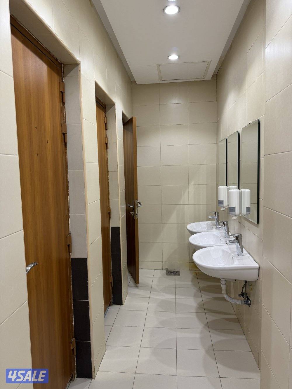 للإيجار محلات تجارية في منطقة الفحيحيل3