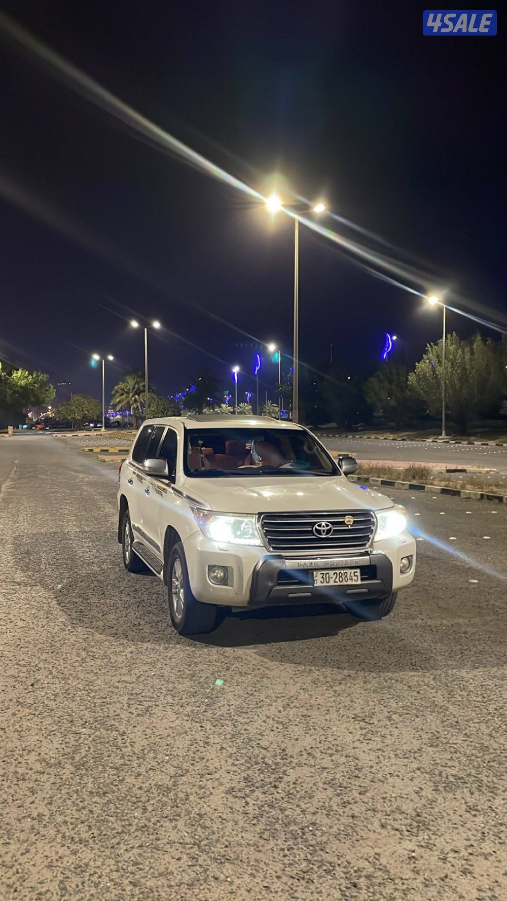 للبيع لاند٢٠١٤GXR وارد الساير صبغ الوكاله بلكامل ماشي ٥٠٠الف شرط الفحص0