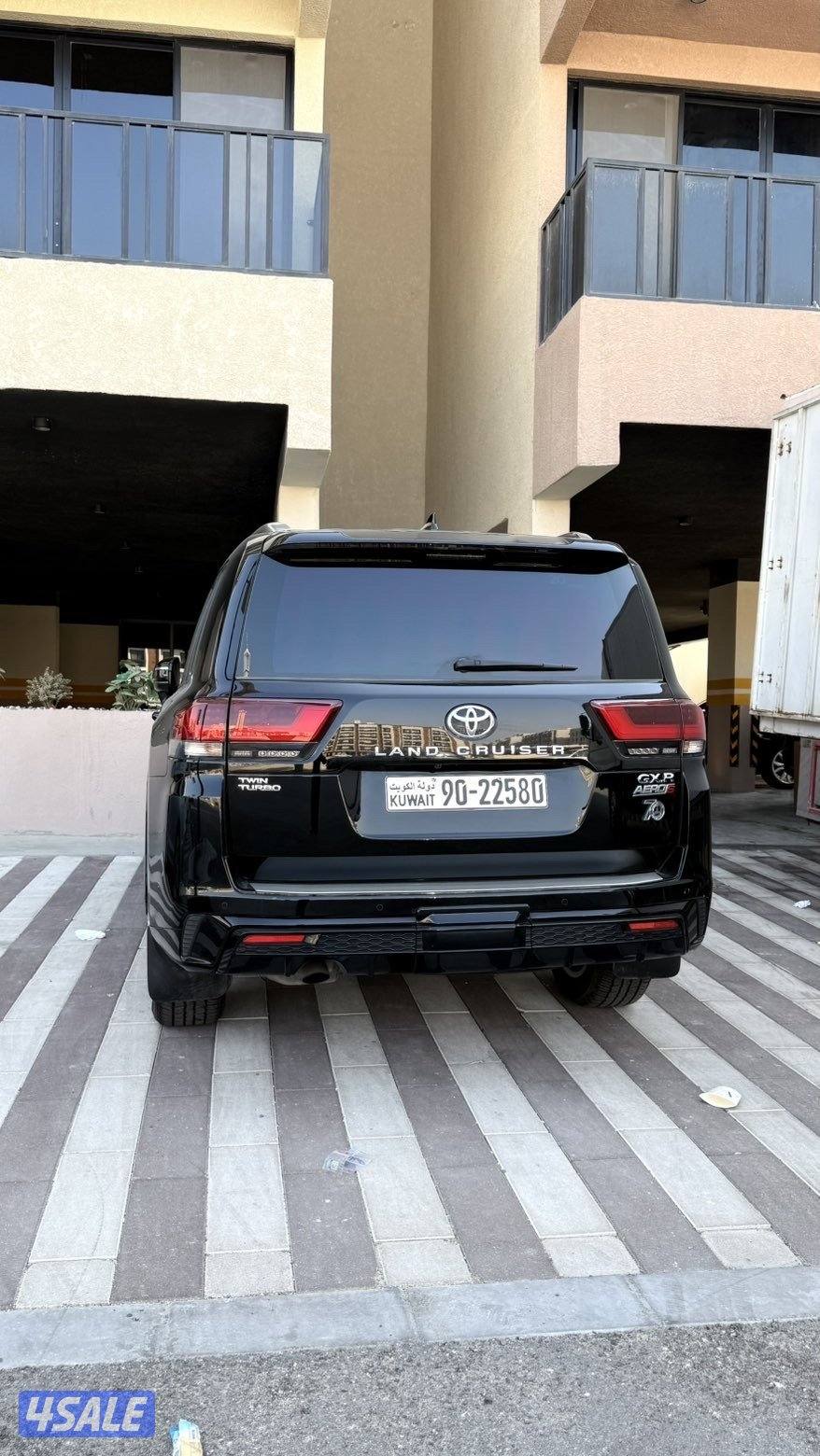 لاندكروزر 2024 ايرو اس تون تيربو1