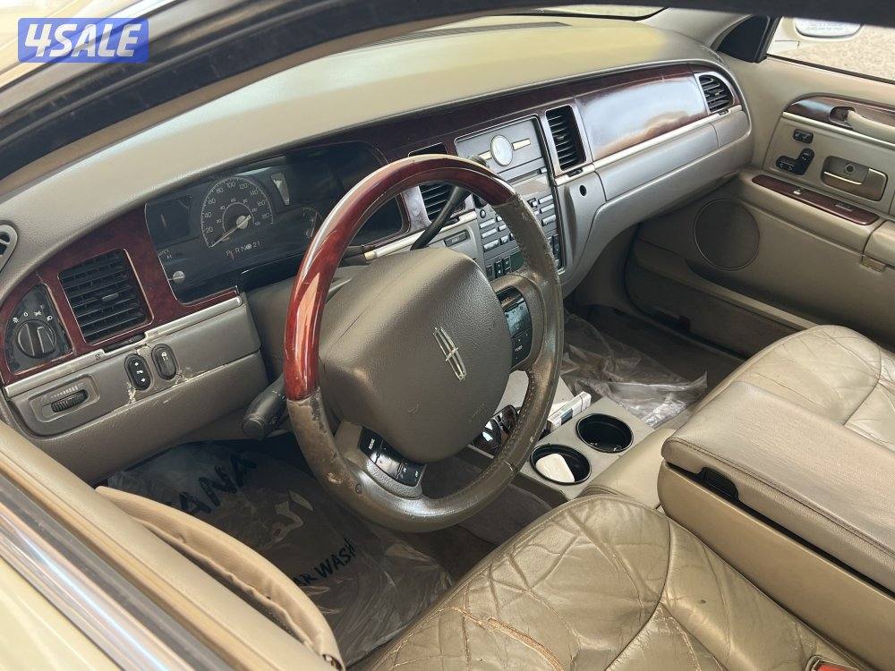 للبيع سيارة لنكولن سيجنيشر موديل ٢٠٠٥1