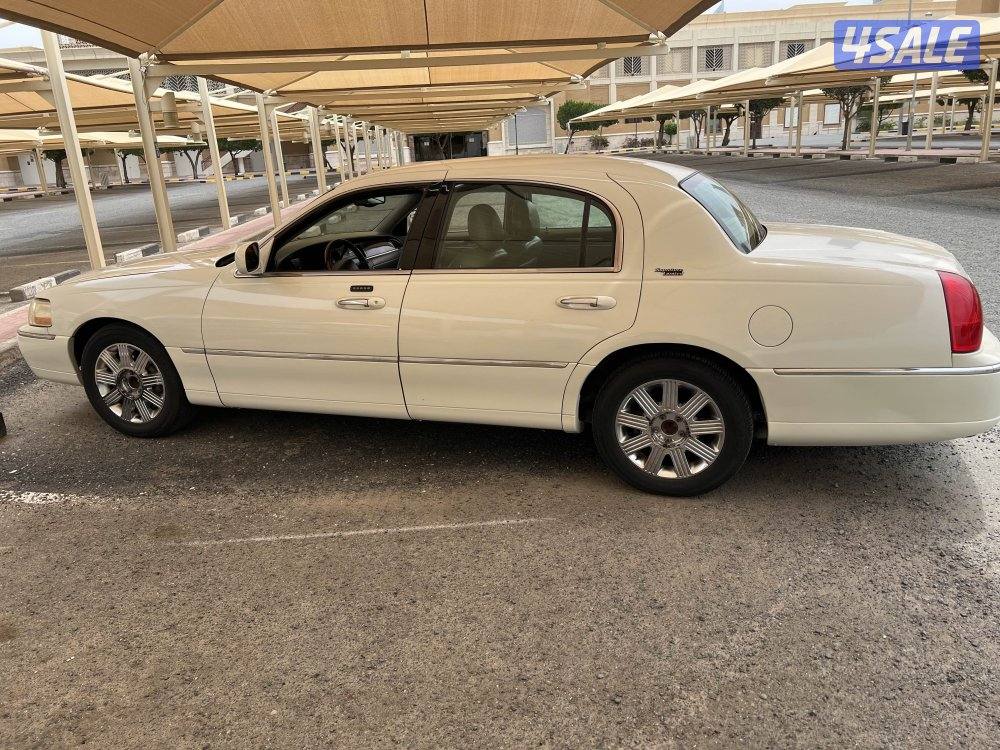 للبيع سيارة لنكولن سيجنيشر موديل ٢٠٠٥3