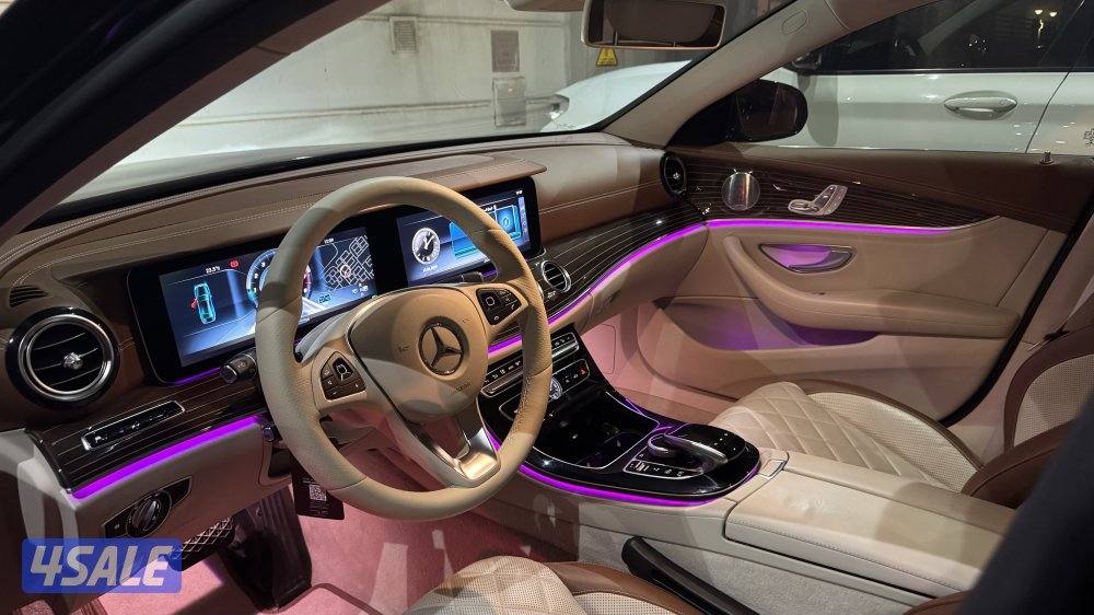 مرسيدس 2017 E300 كامل المواصفات ممشى ٨٢ الف صبغ وكاله خالي من الحوادث2