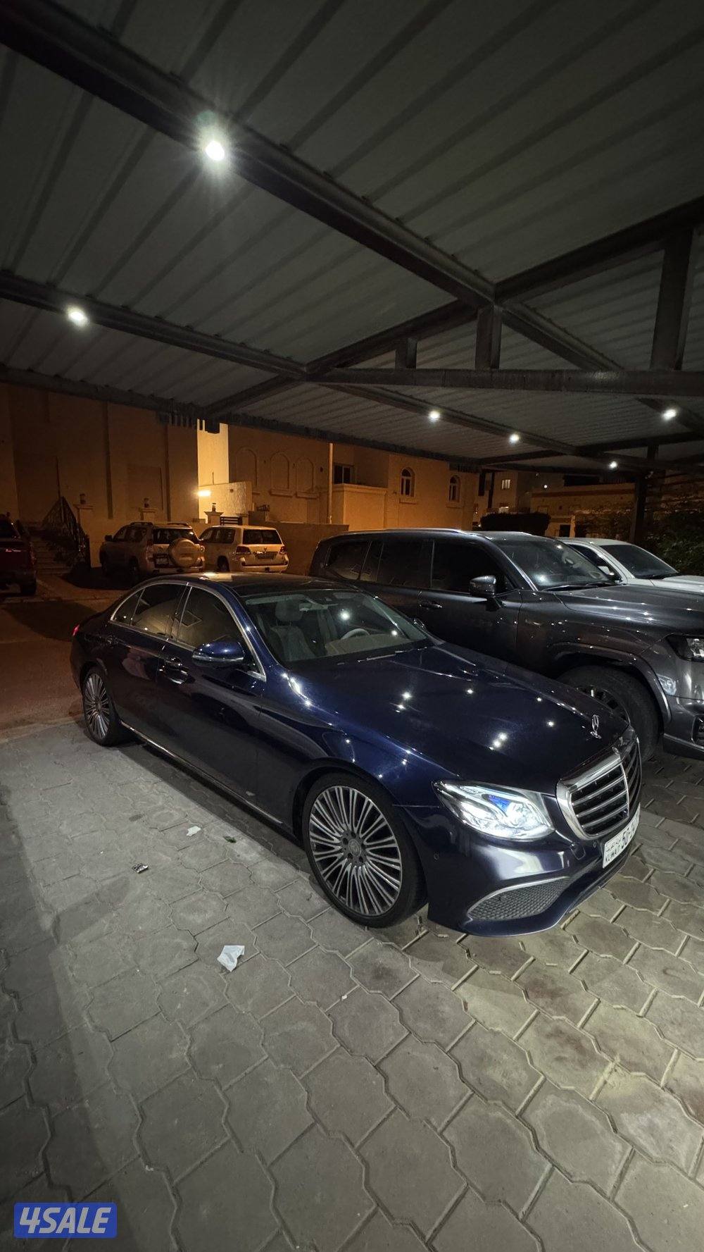 مرسيدس 2017 E300 كامل المواصفات ممشى ٨٢ الف صبغ وكاله خالي من الحوادث3