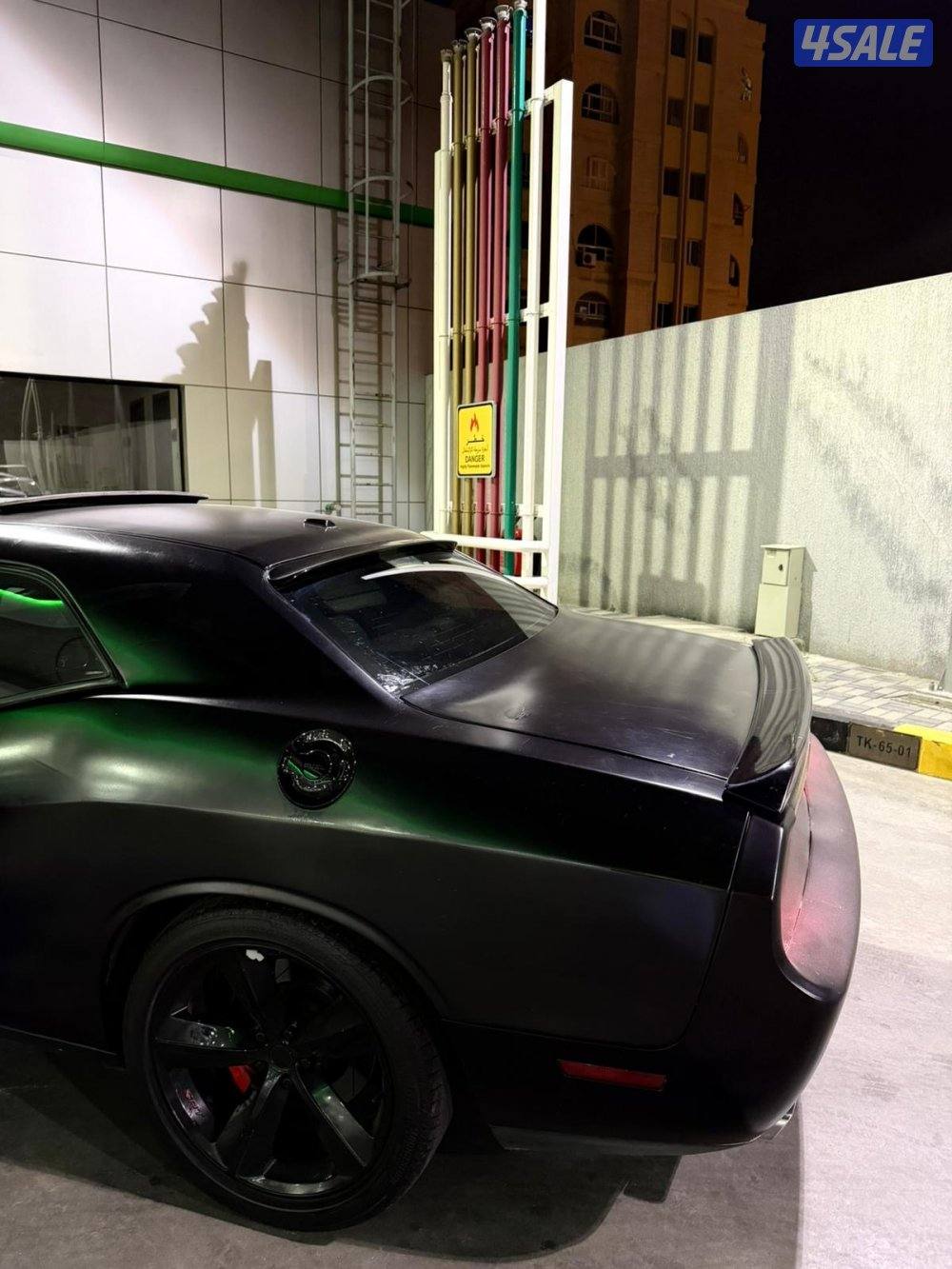 للبيع دودج تشالينجر اس ار تي اصلي موديل ٢٠١٠2