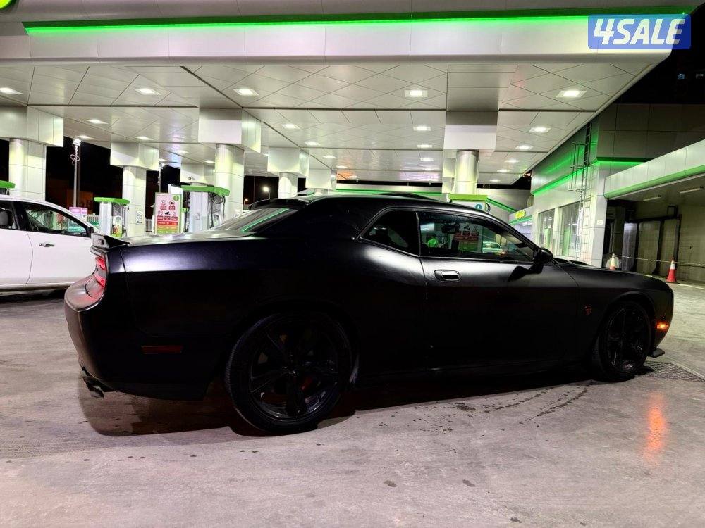 للبيع دودج تشالينجر اس ار تي اصلي موديل ٢٠١٠6