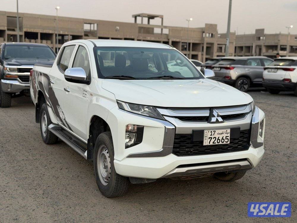 وانيت ميتسوبيشي 2020 دبل قير صبغ وكالة2