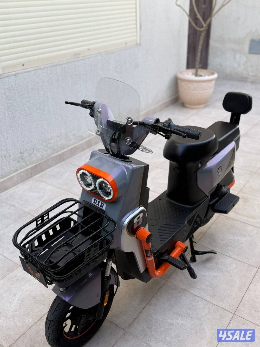 سكوتر حلو نظيف مااستخدمته بس طلعت فيه طلعه وحده1