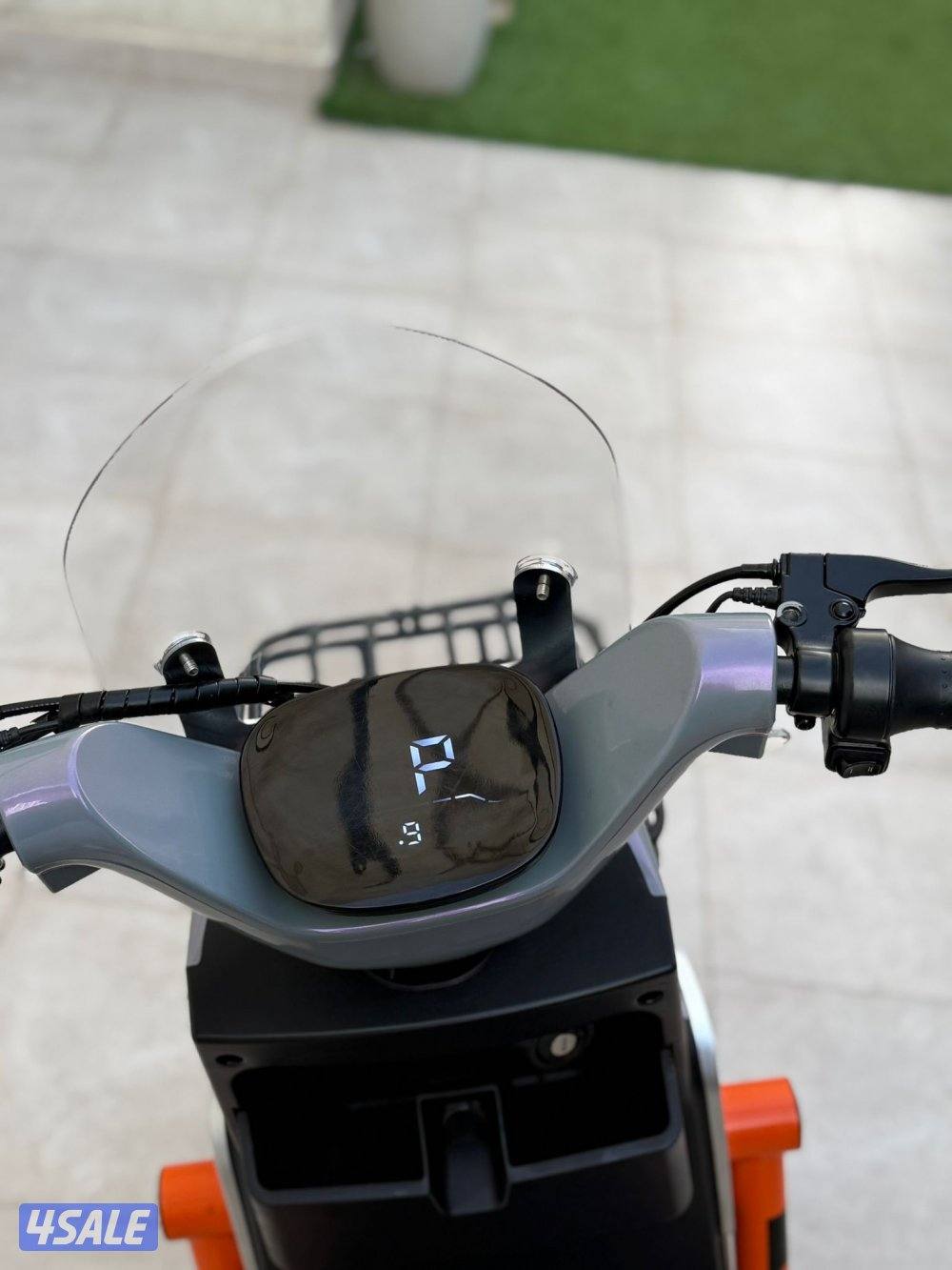سكوتر حلو نظيف مااستخدمته بس طلعت فيه طلعه وحده3