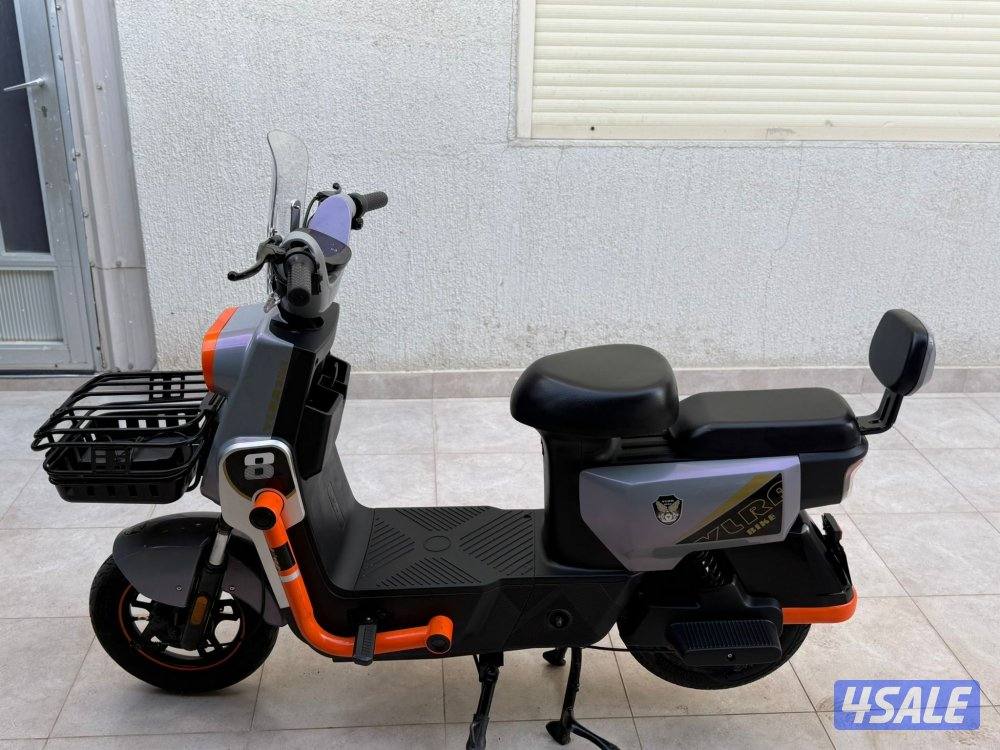 سكوتر حلو نظيف مااستخدمته بس طلعت فيه طلعه وحده4