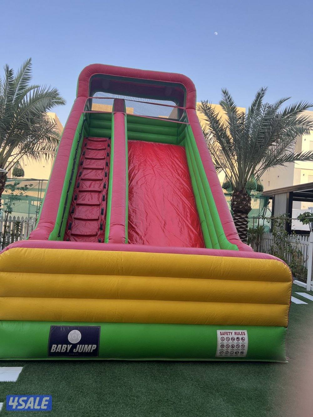 للبيع نطاطيات مستعمل نظيفه اعدد(٥) السنافر عدد (٢)البيع بل حبه أو جمله4