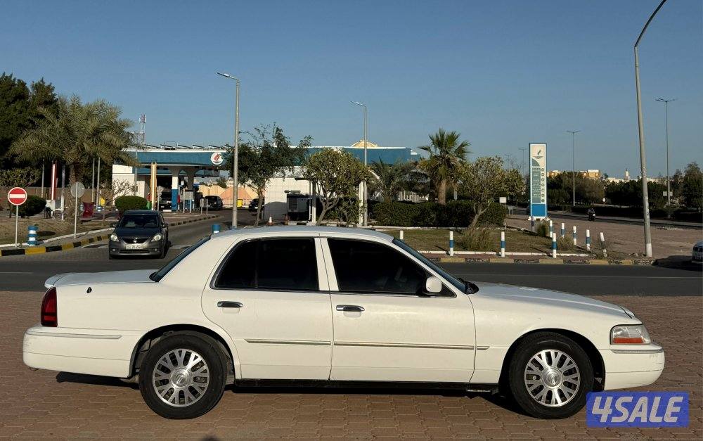 بحالة ممتازة جدا فورد ميركوري قراند ماركيز 2005 محركات نظيفة مكيف بارد2