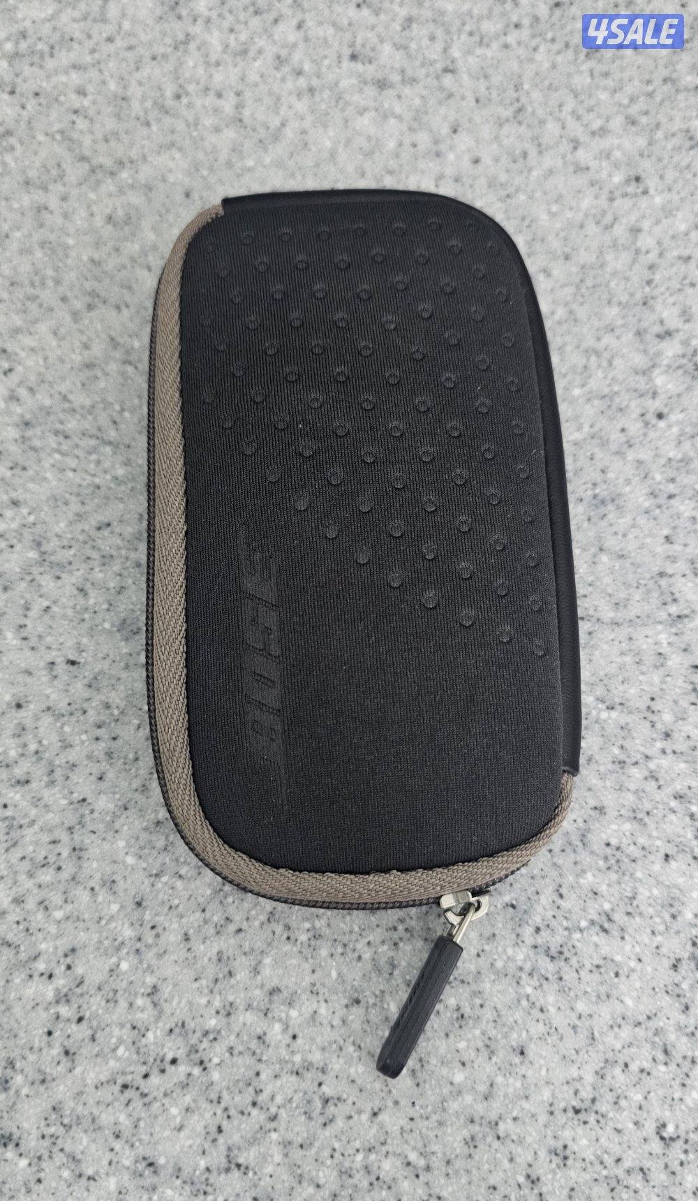 Bose quite comforts 20 noise cancellation wired headset0