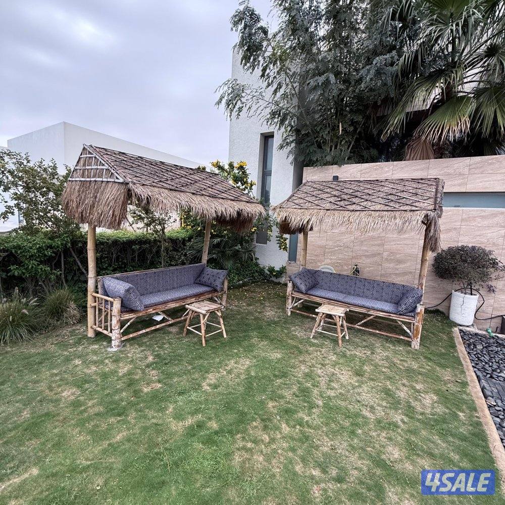 للبيع ٢ كراسي عريش من البامبو مع مطارح ومساند وطاولات0