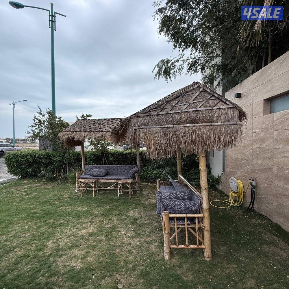 للبيع ٢ كراسي عريش من البامبو مع مطارح ومساند وطاولات1