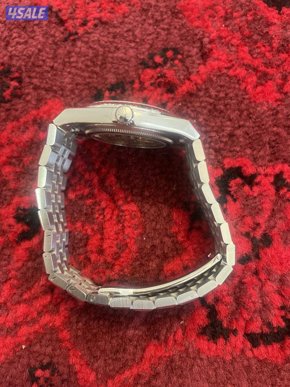 لمحبي الأناقة.. ساعة روليكس بلون مميز (تيفاني)1