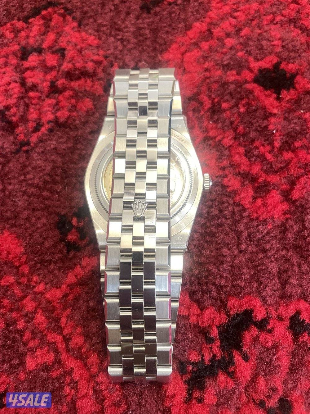 لمحبي الأناقة.. ساعة روليكس بلون مميز (تيفاني)8