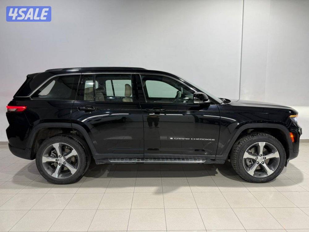 Jeep Grand Cherokee Limited with Siri 20240
