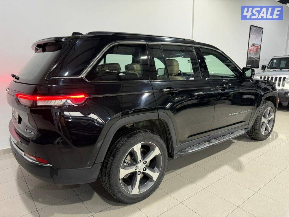 Jeep Grand Cherokee Limited with Siri 20242