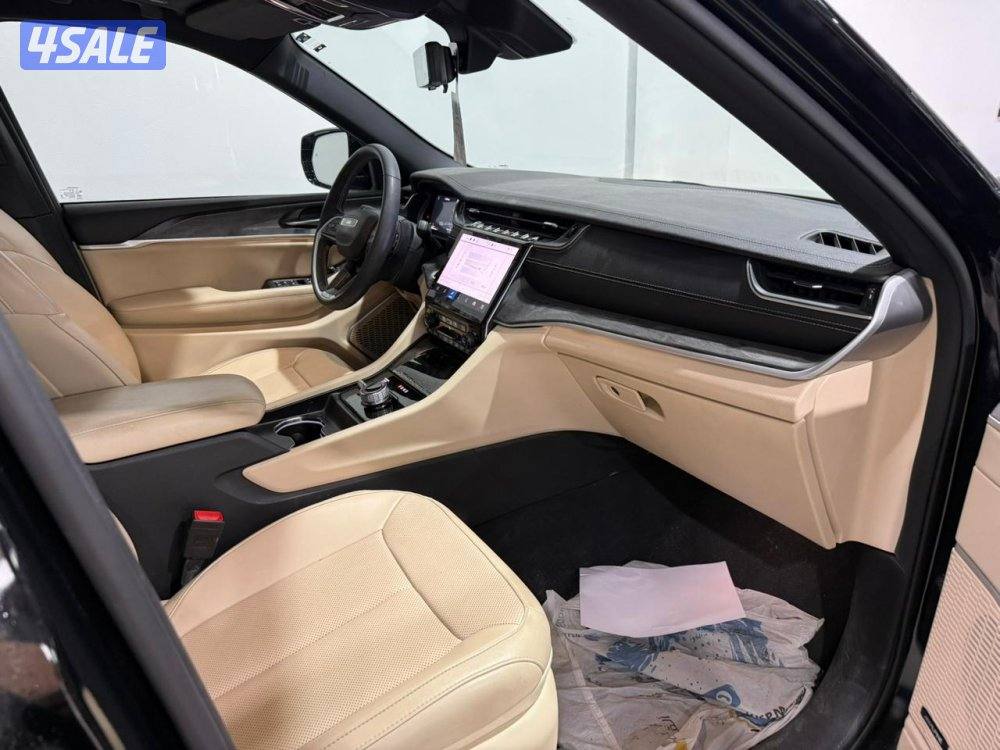 Jeep Grand Cherokee Limited with Siri 20246