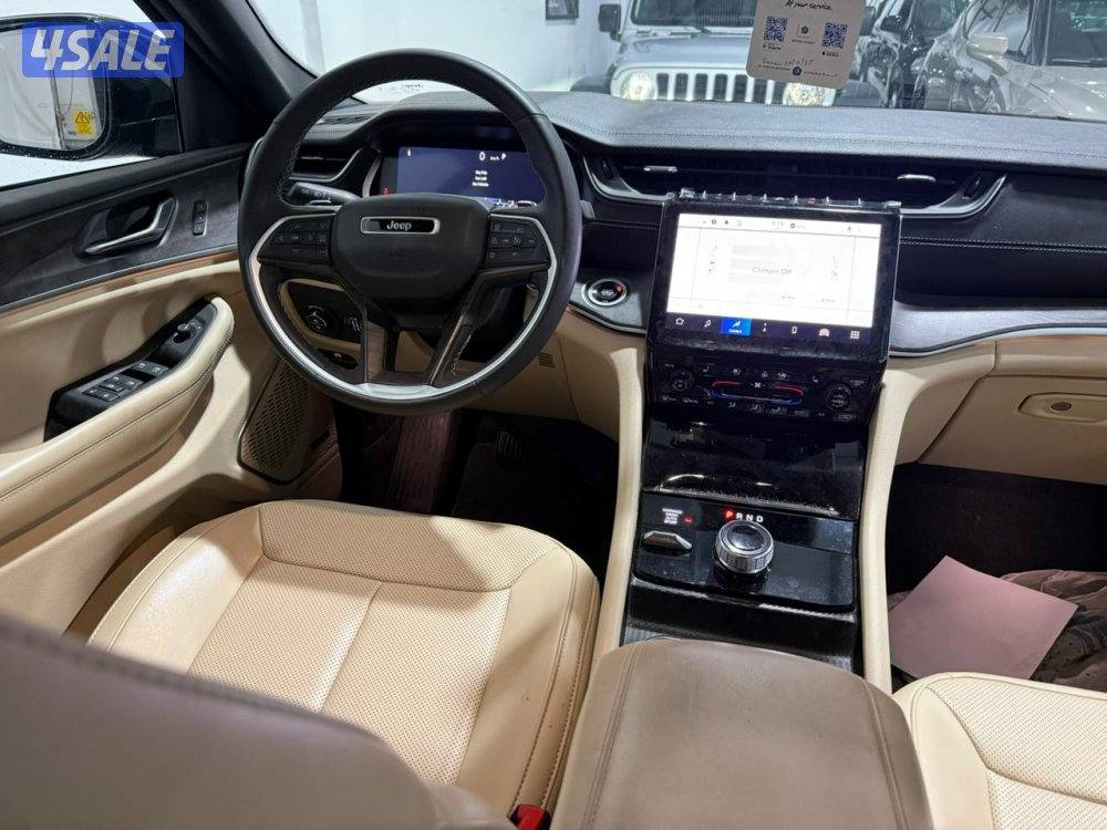 Jeep Grand Cherokee Limited with Siri 20248