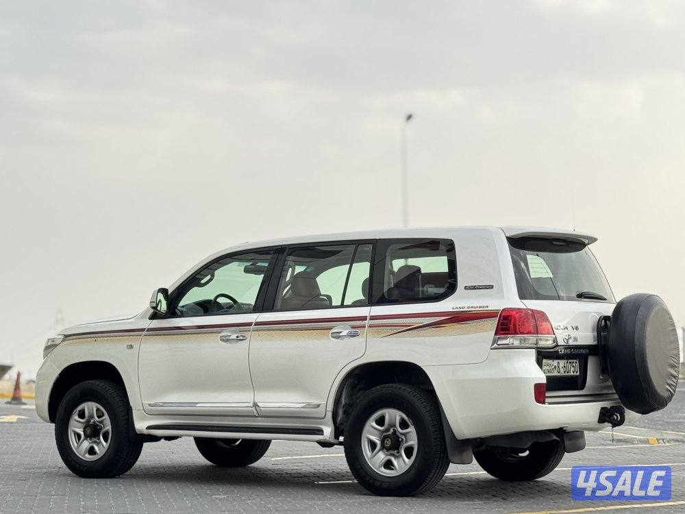 للبيع لاند كروزر GXR موديل 20101