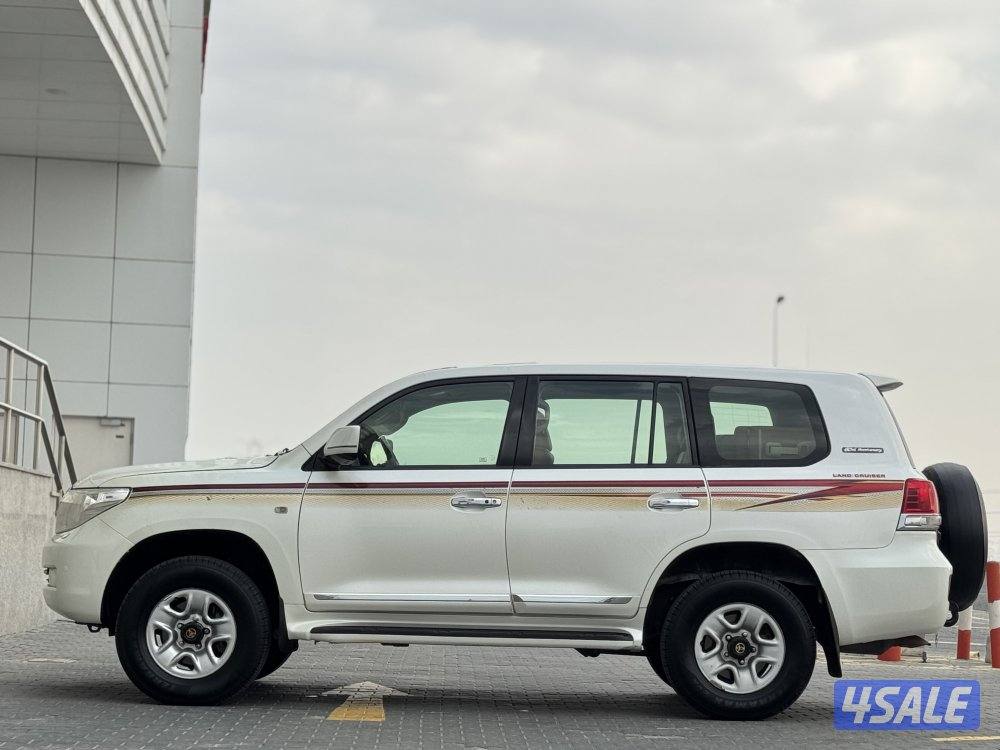 للبيع لاند كروزر GXR موديل 20105