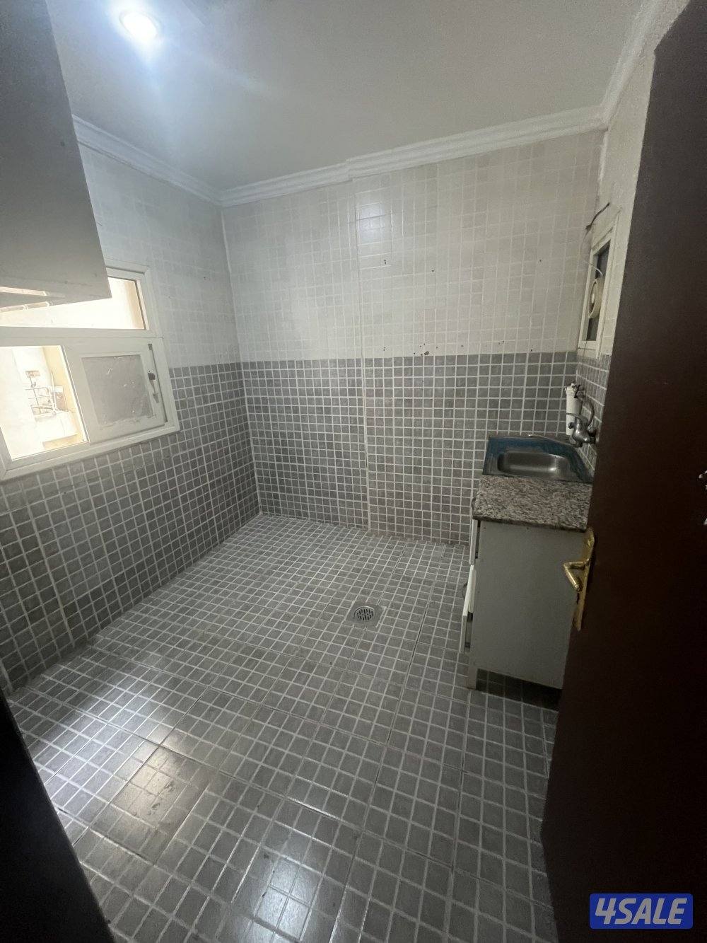 ميدان حولي شقه استلام فوري غرفتين وصاله3