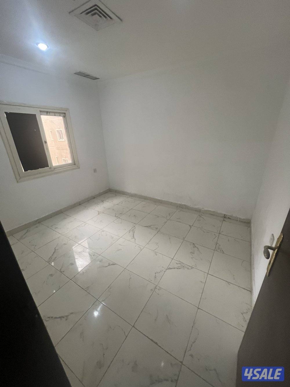 ميدان حولي شقه استلام فوري غرفتين وصاله7