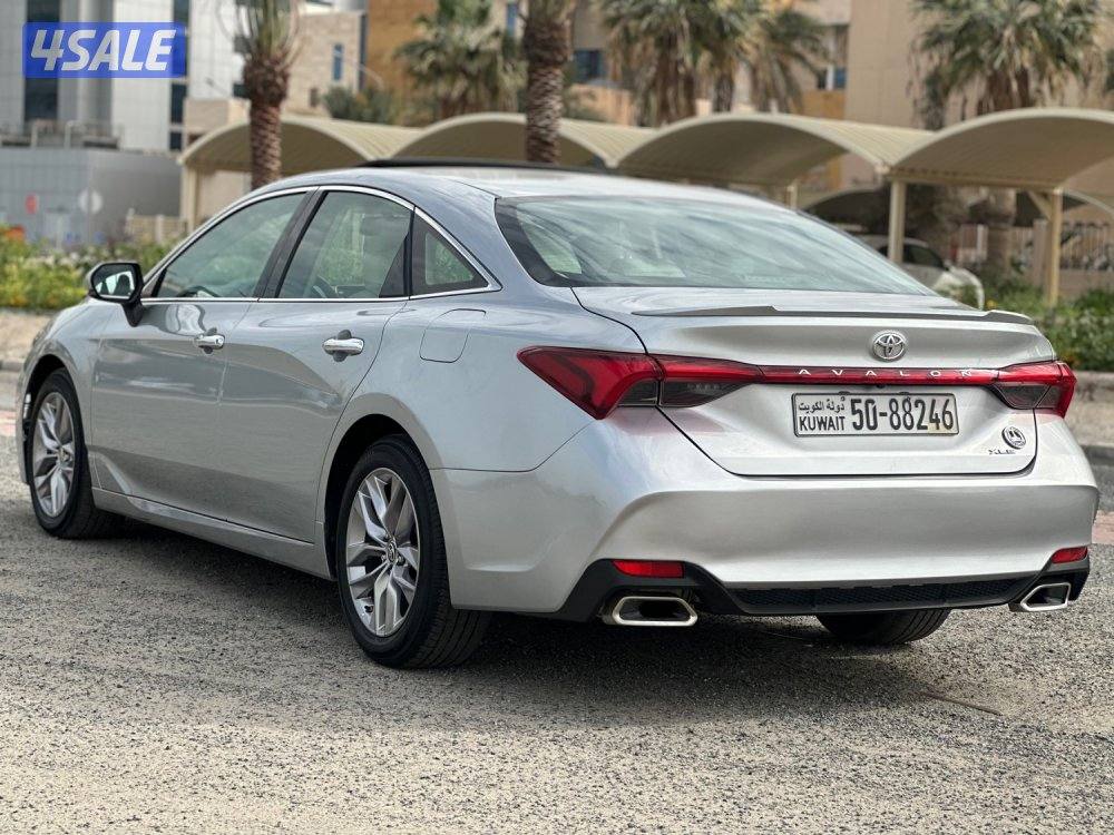 للبيع تويوتا افالون ماشي ١١٠ الف كيلو سيرفس وكالة3