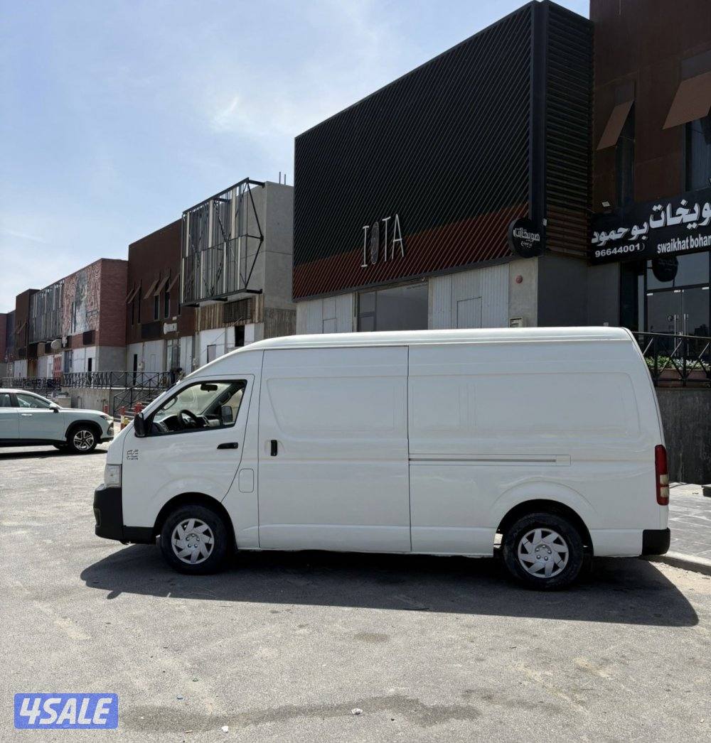 للبيع باص سقف عالي 20132