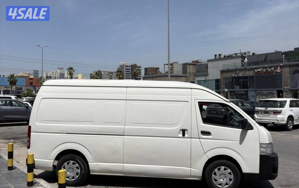 للبيع باص سقف عالي 20133