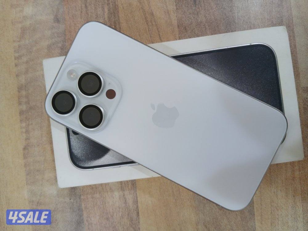 ايفون ١٥ برو ٢٥٦ بطاريه ٨٧ مع الكرتونه  والاغراض0