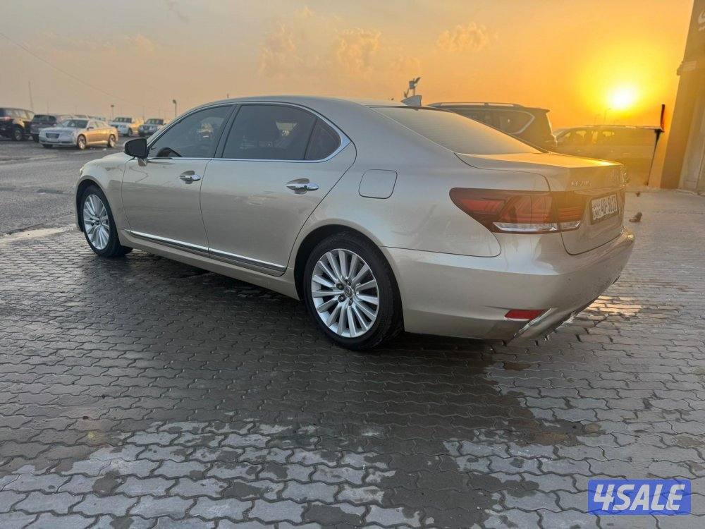 لكزس  LS460L موديل 2016 ماشى 138.000 k.m  وارد الساير.صبغ وكاله2