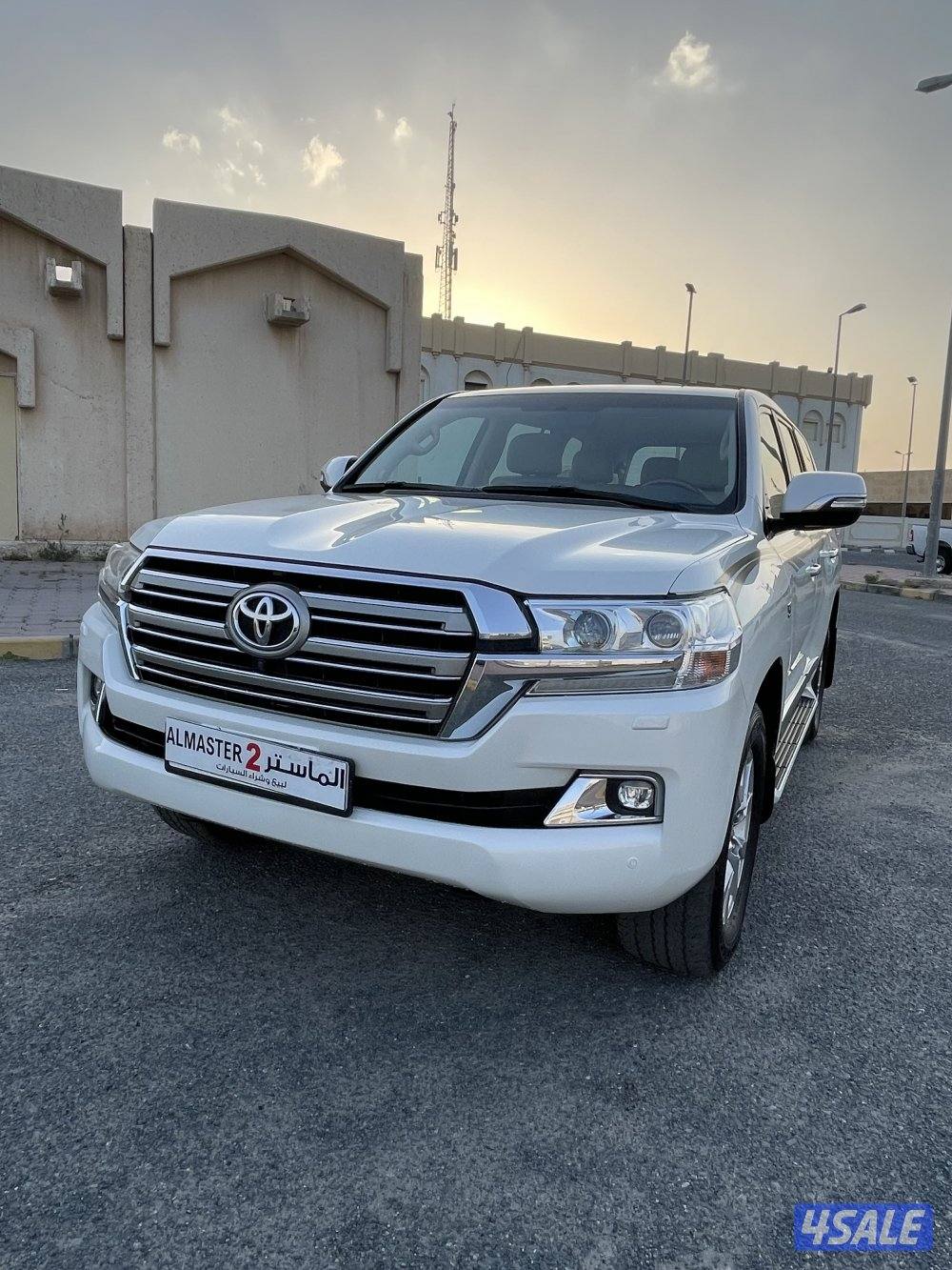 للبيع لاند كروزر VXR موديل 2017 وارد قطر0