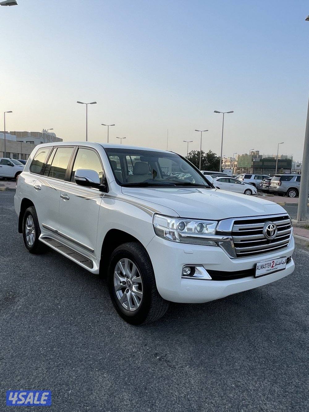للبيع لاند كروزر VXR موديل 2017 وارد قطر1