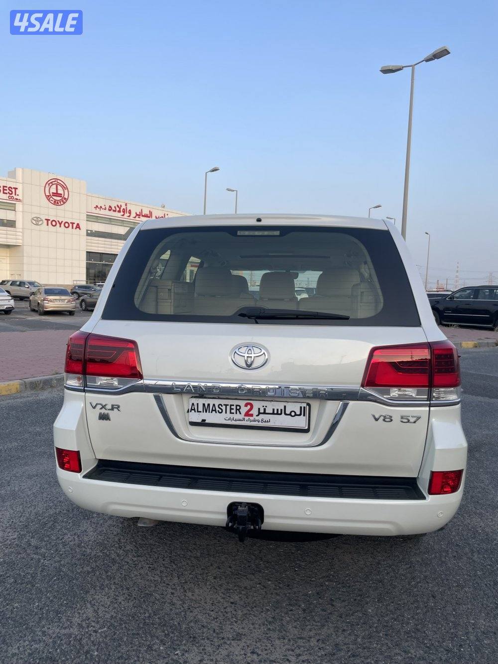 للبيع لاند كروزر VXR موديل 2017 وارد قطر2