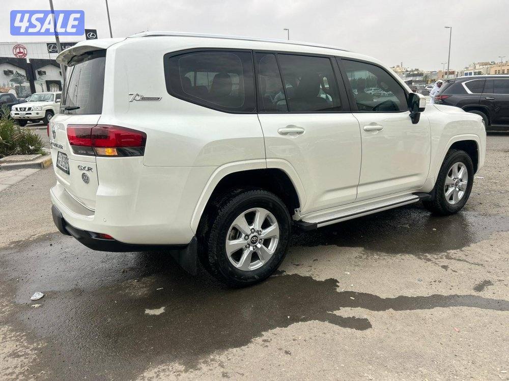 لاند كروزر GX.R twinturbo-V6 موديل 2022 ماشى 98.000 k.m وارد الساير .3