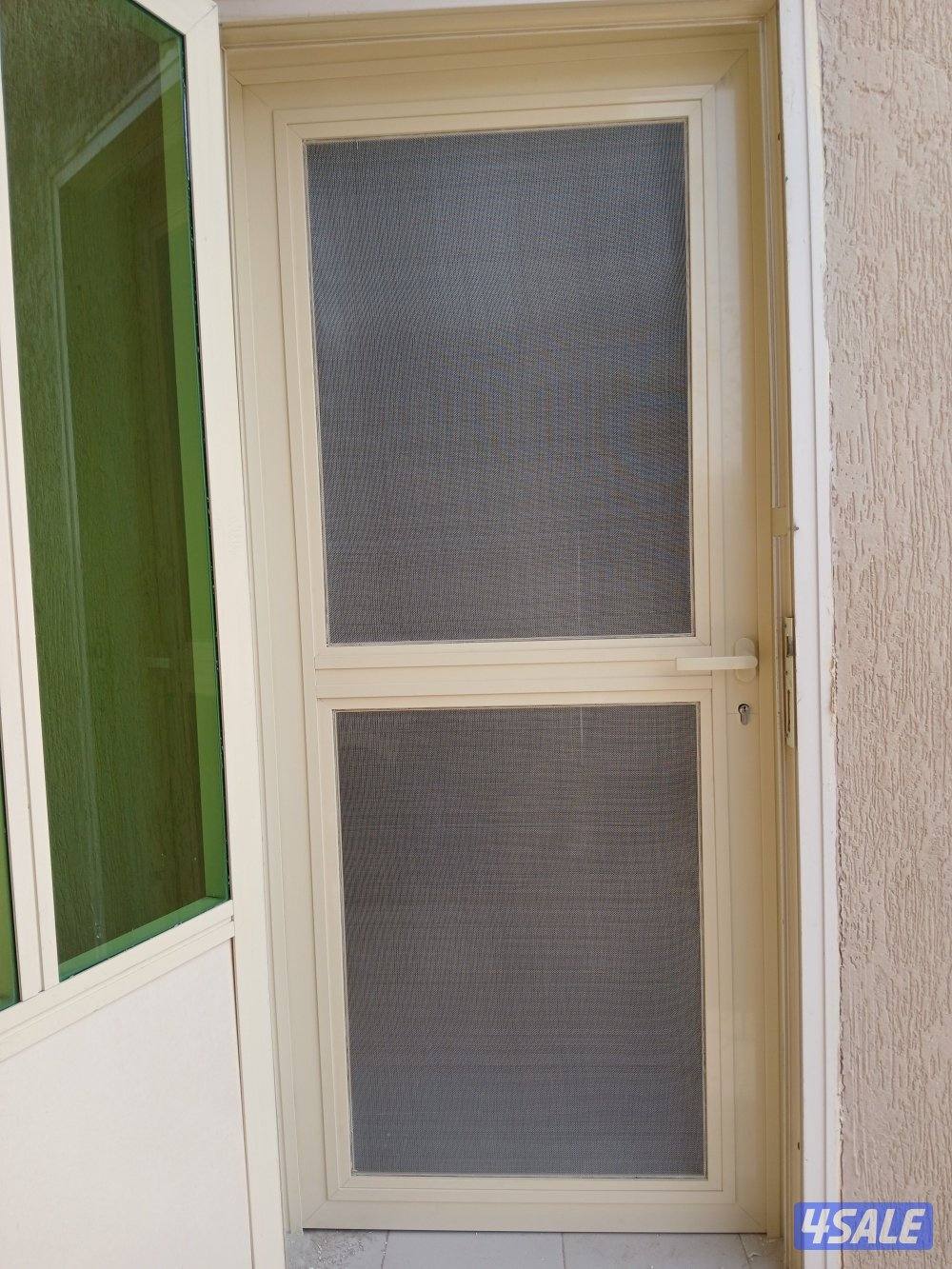 فني ألمنيوم شتر معلم باكستاني1