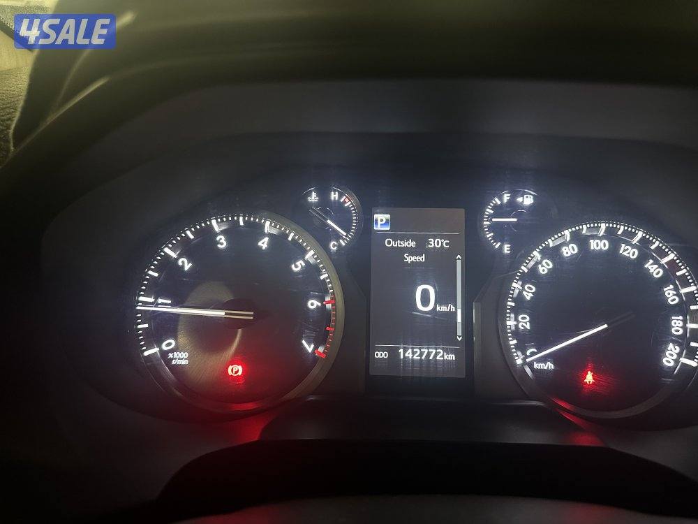 للبيع برادو VX موديل 2020 كامل المواصفات عدا الجلد الممشى 143 الف كم0